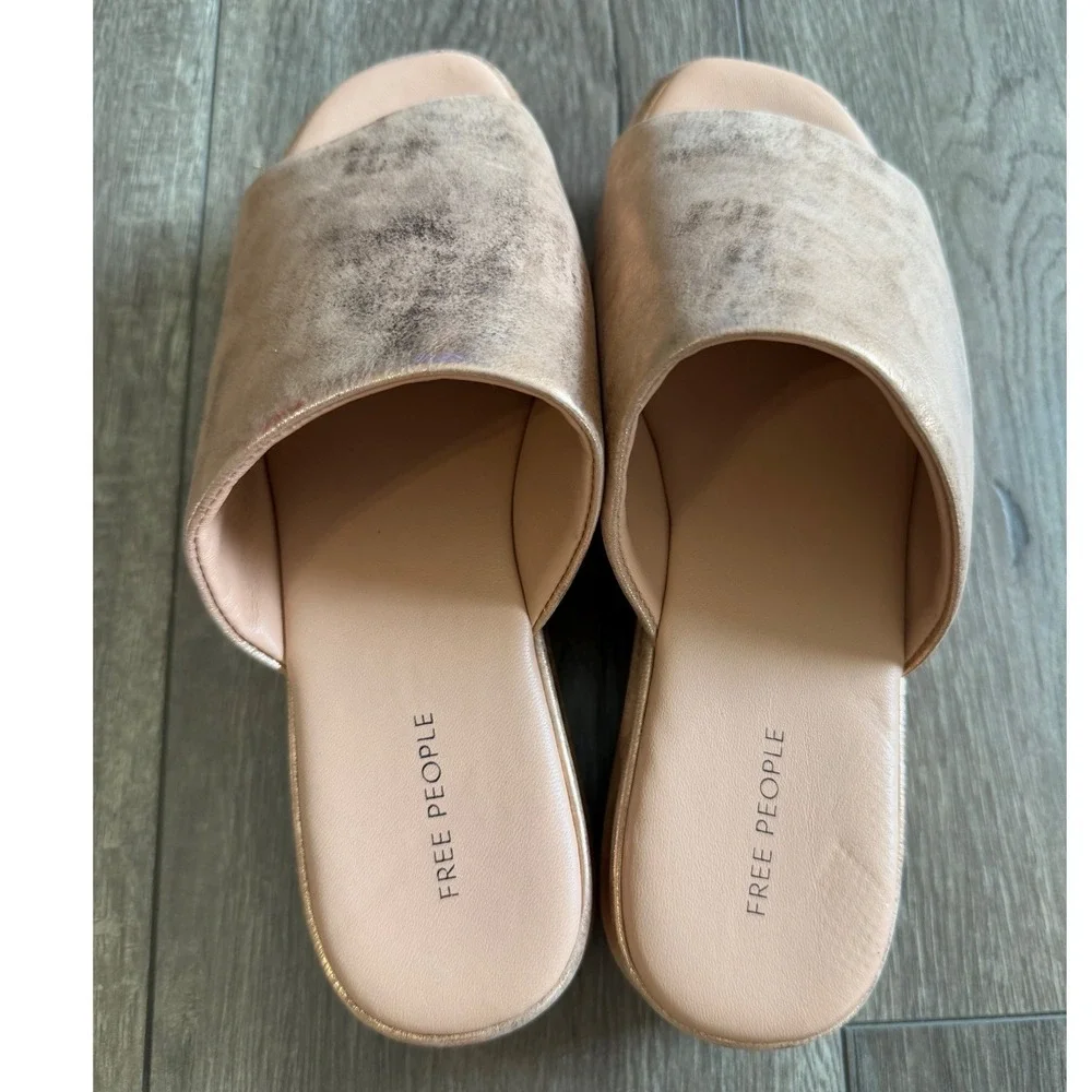 Free People‎ Rose Gold Metallic Platform Slide Sandals 39 Tiny Flaw